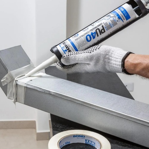 Adesivo multiuso em poliuretano 280ml/387g - PU40FIX Adesivo multiuso em poliuretano 280ml/387g - PU40FIX