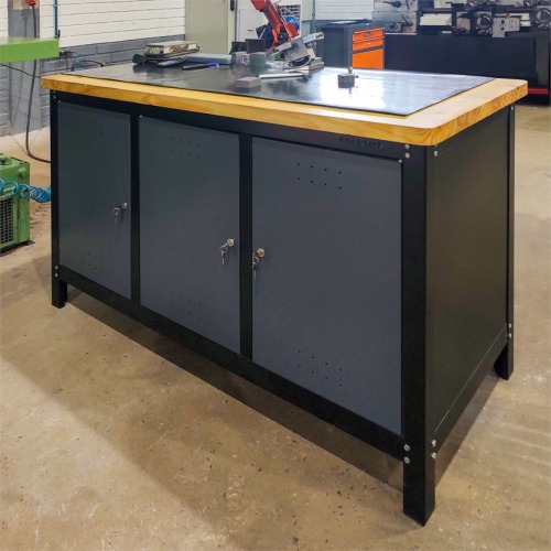 Bancada fechada com 3 portas 1,5 m tampo 40 mm - Dark Bancada fechada com 3 portas 1,5 m tampo 40 mm - Dark