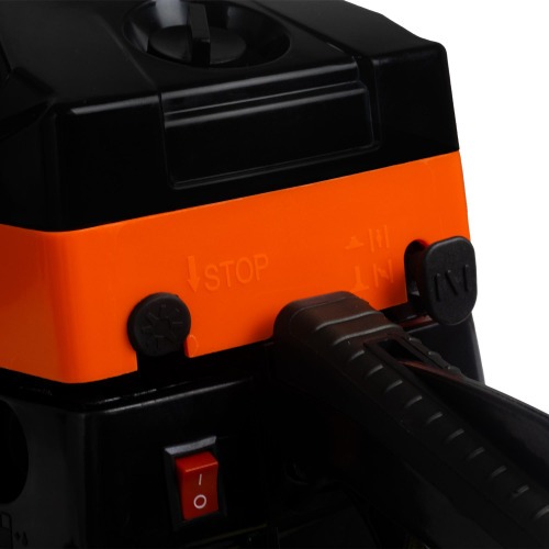 Motosserra a gasolina 51,5 cc com sabre de 18 Motosserra a gasolina 51,5 cc com sabre de 18