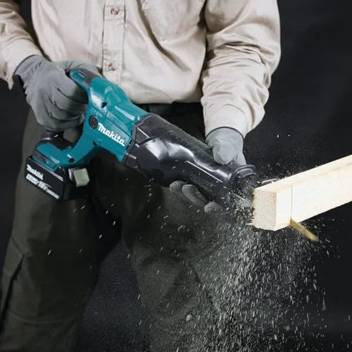 Serra sabre a bateria 18 volts Sem Bateria - DJR186Z - Makita
