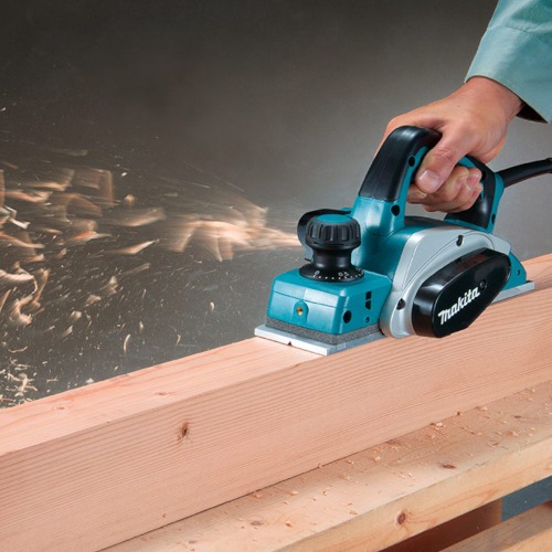 Plaina eltrica 620 watts com profundidade de corte 2,5 mm - KP0800  110V