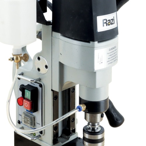 Furadeira com base magn�tica 900 watts rota��o 650 rpm 14937 - RZ-FBM20M2  220V