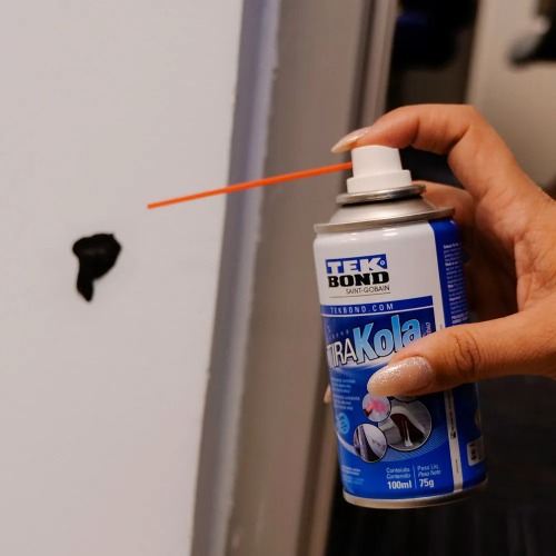 Spray removedor de adesivos 100 ml - Tira Kola Spray removedor de adesivos 100 ml - Tira Kola