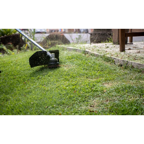 Roçadeira lateral a gasolina 1,0 hp 25,4 cc 2 tempos - K-260 Roçadeira lateral a gasolina 1,0 hp 25,4 cc 2 tempos - K-260