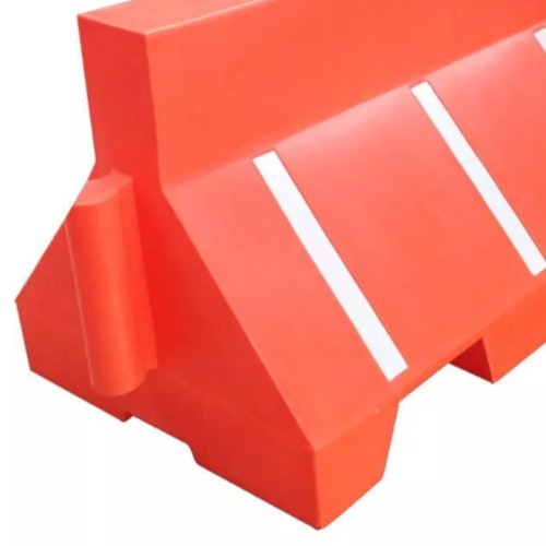 Barreira plástica refletiva para sinalização de trânsito - BH Barreira plástica refletiva para sinalização de trânsito - BH