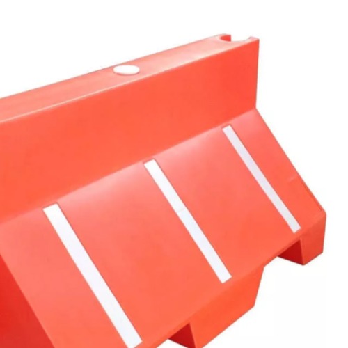 Barreira plástica refletiva para sinalização de trânsito - BH Barreira plástica refletiva para sinalização de trânsito - BH