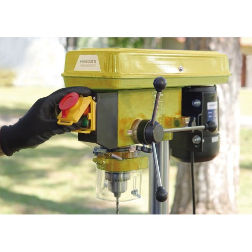 Furadeira de bancada 500 watts mandril de 5/8 Furadeira de bancada 500 watts mandril de 5/8