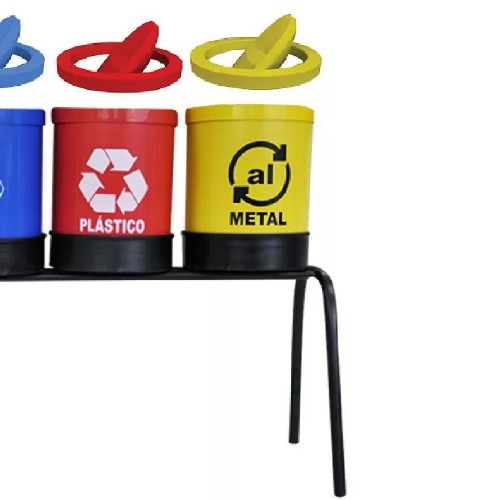 Kit com 4 lixeiras de 14L para coleta seletiva tampa meia lua Kit com 4 lixeiras de 14L para coleta seletiva tampa meia lua