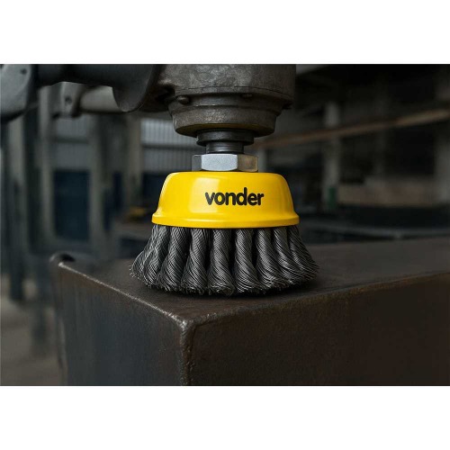 Escova de ao torcido tipo copo 3