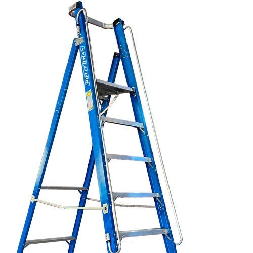 Escada plataforma fibra de vidro 7 degraus 2,4 m com rodas e corrimão - PAF240 Escada plataforma fibra de vidro 7 degraus 2,4 m com rodas e corrimão - PAF240