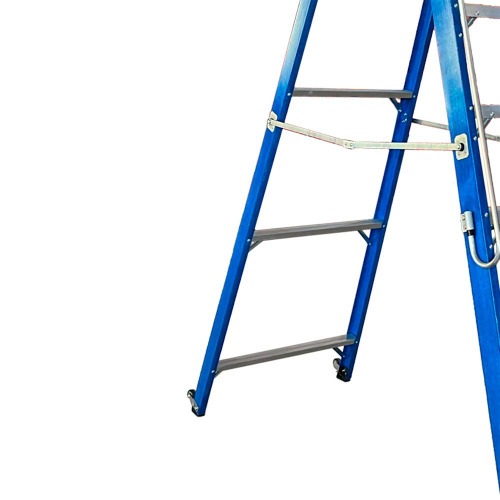 Escada plataforma fibra de vidro 7 degraus 2,4 m com rodas e corrimão - PAF240 Escada plataforma fibra de vidro 7 degraus 2,4 m com rodas e corrimão - PAF240