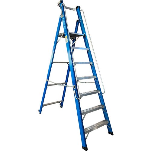 Escada plataforma fibra de vidro 6 degraus 2,1 m com rodas e corrimo - PAF210