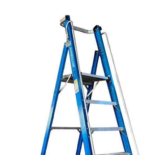 Escada plataforma fibra de vidro 6 degraus 2,1 m com rodas e corrimo - PAF210