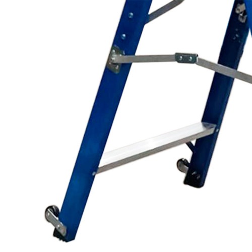 Escada plataforma fibra de vidro 2 degraus 0,9 m com rodas e corrimão - PAF090 Escada plataforma fibra de vidro 2 degraus 0,9 m com rodas e corrimão - PAF090