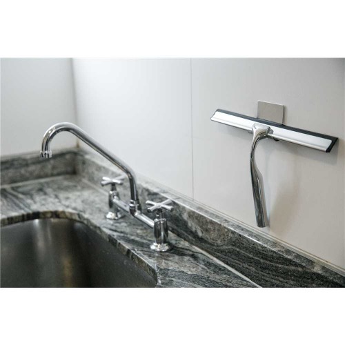 Rodo de a�o inox 250 mm com suporte para fixa��o