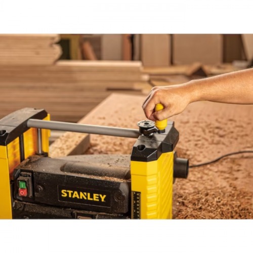 Plaina Desengrossadeira portátil 1800W - STP18-B2  220V Plaina Desengrossadeira portátil 1800W - STP18-B2  220V