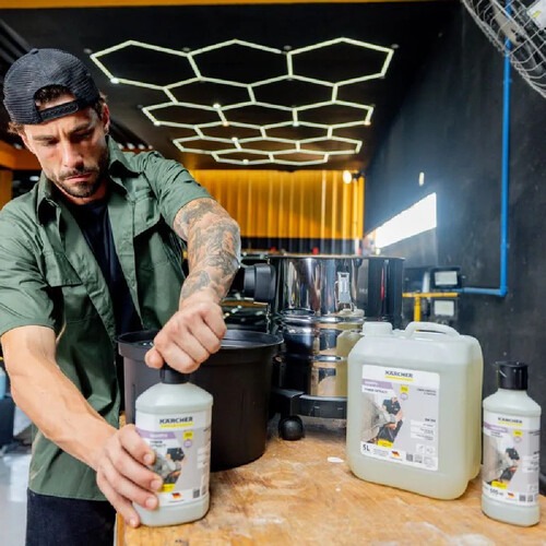 Detergente limpador de carpetes e estofados concentrado 5 Litros - Power Extract RM 764