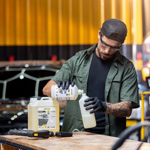 Detergente desincrustante profissional ultra concentrado 5 Litros - PressurePro RM 81 Detergente desincrustante profissional ultra concentrado 5 Litros - PressurePro RM 81