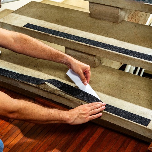 Fita adesiva antiderrapante transparente 50 mm x 5 m Fita adesiva antiderrapante transparente 50 mm x 5 m