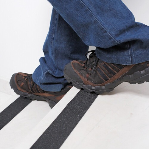 Fita adesiva antiderrapante transparente 50 mm x 5 m Fita adesiva antiderrapante transparente 50 mm x 5 m