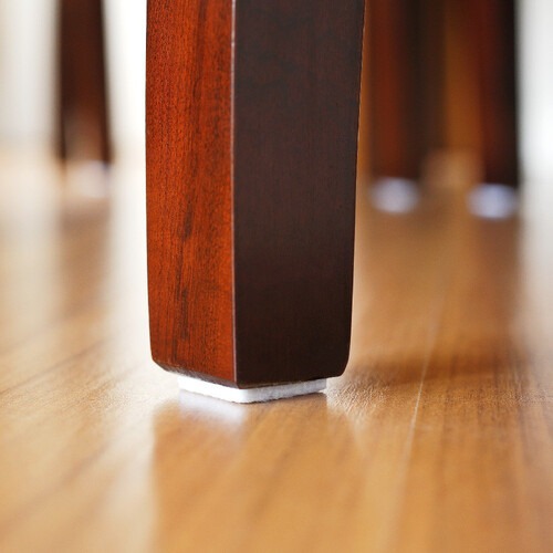 Feltro protetor adesivo quadrado 30 mm branco com 12 unidades Feltro protetor adesivo quadrado 30 mm branco com 12 unidades