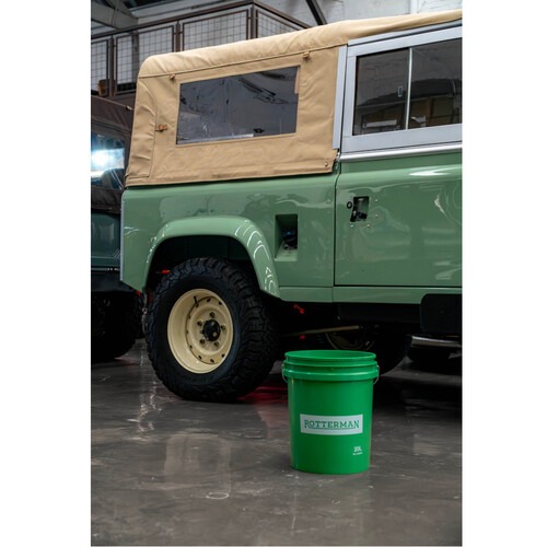 Balde multiuso com capacidade de 20 litros Balde multiuso com capacidade de 20 litros