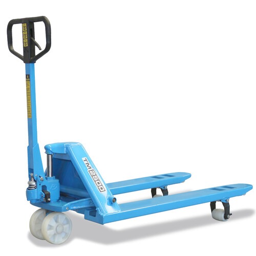 Transpalete hidráulico 2.500 kg 680mm com rodas simples de nylon - TM2500 RSN Transpalete hidráulico 2.500 kg 680mm com rodas simples de nylon - TM2500 RSN