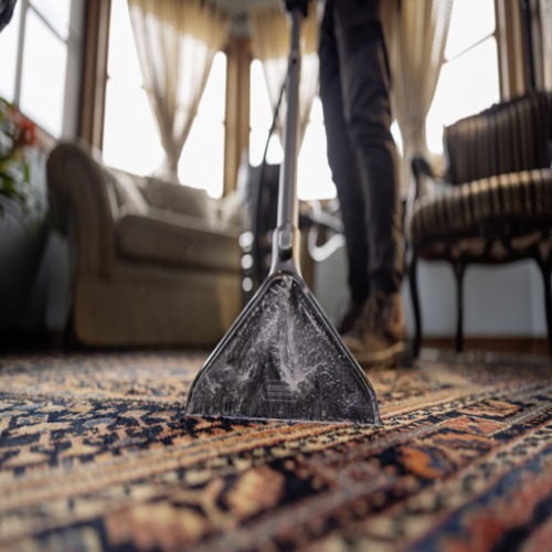 Extratora de carpetes e aspirador 30 Litros 1700 watts - Puzzi 4/30 110V Extratora de carpetes e aspirador 30 Litros 1700 watts - Puzzi 4/30 110V