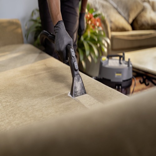 Extratora de carpetes e aspirador 30 Litros 1700 watts - Puzzi 4/30 110V Extratora de carpetes e aspirador 30 Litros 1700 watts - Puzzi 4/30 110V