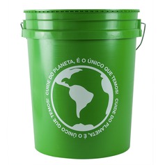Balde multiuso com capacidade de 20 litros  Balde multiuso com capacidade de 20 litros