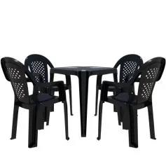 Conjunto de mesa Coruripe com 4 cadeiras plásticas com braço