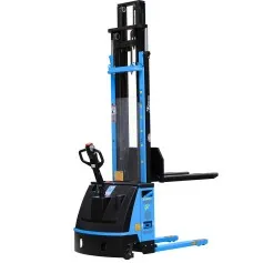 Empilhadeira elétrica tracionaria 5,40 m 1.600 kg com Bateria de Lítio e Carregador - PT16/54-F