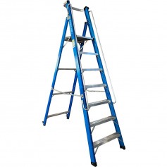 Escada plataforma fibra de vidro 6 degraus 2,1 m com rodas e corrimão - PAF210 Escada plataforma fibra de vidro 6 degraus 2,1 m com rodas e corrimão - PAF210