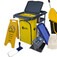 556978_kit_para_limpeza_profissional_cinza_e_amarelo_com_balde_due_preto_10_pecas_titan